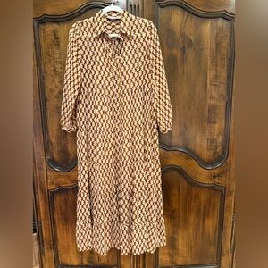 Gorgeous Zara woman maxi tiered dress w/ geometric pattern (nude slip) sz S